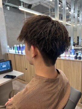 メンズサロン キング 梅田店(Men’s salon K!ng) ホワイトメッシュ/ツイスト/ツイスパ/パーマ/メンズ/眉毛