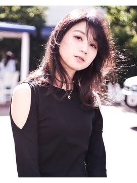 ビュートリアム 福岡(BEAUTRIUM) 風を感じて気持ち良く動きが出るロングレイヤースタイル