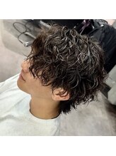 【大分】メンズのシンプルスタイルが人気♪ヘッドスパや眉毛脱毛・ブリーチ・メンズカット・パーマも人気