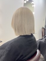 モア(moa)&nbsp;ホワイトブロンド