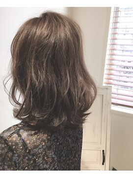 ヘアー ルーム レッド(hair room. red by NYNY) ミディアム×透明感×イルミナカラー