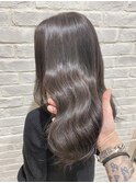 艶感のあるカラー×オリーブグレージュ