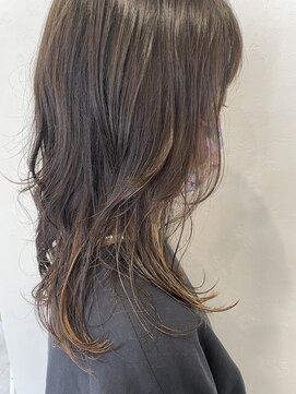 ブレス 横浜(bless) 抜け感ヘア ロングウルフ シークレットハイライト【bless横浜】