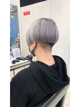 エイト ヘアサロン 渋谷本店(EIGHT) 刈り上げマッシュ×シルバー