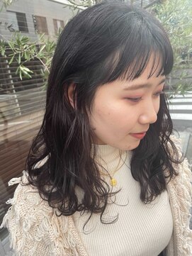 ノイ(neu) ぱっつりバングの暗髪ロング【静岡/髪質改善/デザインカラー】