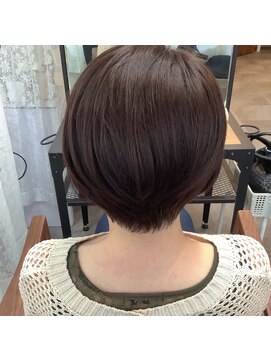 ルイーゼ(Luise) 前下がりグラデーションボブ