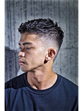 モイ(moy) フェードカット アップバング スキンフェード〔浅草/上野〕