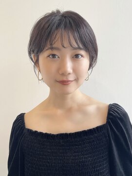 イヴォークトーキョーオーサカ(EVOKE TOKYO osaka) シースルーバング 可愛い 耳かけショート 丸み ピンクブラウン