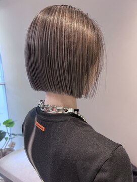 イリ(Ili) コンパクトボブ