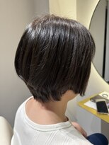 暗髪カラー×ショートボブ