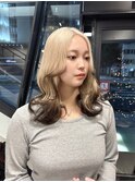 ルーツカラーブロンドレイヤーカット前髪