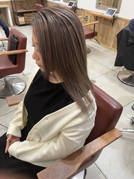 ノーム 横浜(NORM) シャドウルーツバレイヤージュカラー