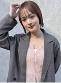 顎ラインミニボブ外ハネ切りっぱなしぷつっと前髪くすみベージュ