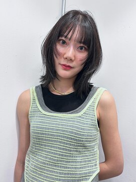 ピア ヤクイン(Pia Yakuin) レイヤーボブ ミディアム 透明感グレージュ