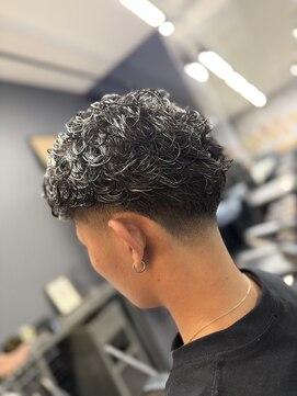 フランクスバーバーリベラルド 横浜(FRANK'S BARBER LIBERALD) MEN’S HAIR/テーパーフェード/アップバングスタイル ST