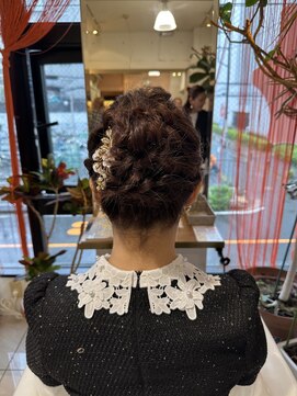 フレイストート(Frais Tout) シニヨンスタイル カチモリ 髪質改善 艶髪 結婚式 横浜駅