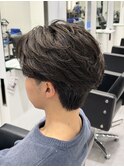フェザーショートニュアンスパーマセンターパートツーブロック