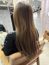 【Before】月1カラーと毎日アイロンで蓄積した乾燥ダメージ毛