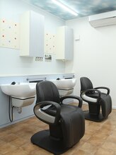 おしゃれサロン 髪ふうせん 暁店