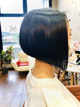 フェブリエ(hair design fevrier) 前下がりショートボブ