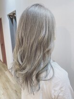 ラナヘアーサロン ホシガオカ(Lana hair salon HOSHIGAOKA) 赤みゼロ。ハイトーンシルバーグレーカラー。