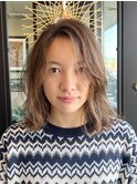 透け感切りっぱなしミディアムヘア