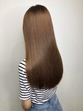 ヘアアンドメイク リヴィア(Rivia)