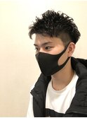 アップバンクツーブロック黒髪刈り上げ
