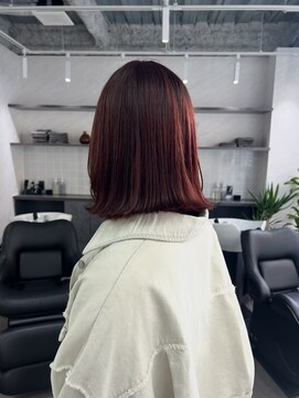 トーン(tone) 切りっぱなしボブ×レッドカラー