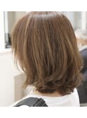 モノトーンベージュ×ハイライト