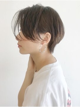 ガーデンヨコハマ(GARDEN YOKOHAMA) 似合って可愛いハンサムショート グレージュ暗めカラー