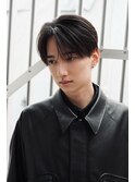 シャドウパーマコンマヘアナチュラルセンターパートツーブロック