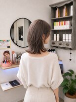 ヘア ケア ディエイチケー(HAIR CARE DHK)&nbsp;レイヤーカット/ミルクティーベージュ/外ハネミディアム