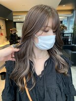 エイチ(H)&nbsp;インナーカラー×ホワイトベージュ