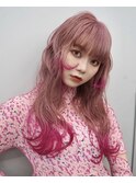 ペールピンク×ネオンピンクのハイトーンヘア