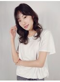暗髪ウェーブセミロングレイヤー1