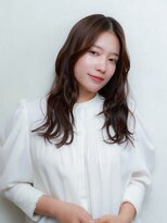 ララルーモ(LaＬaｒＯomo)&nbsp;長めバング×透明感ネビージュカラー