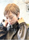 タイトなベリーショート