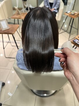 アローム(alom) 【零也】髪質改善酸性ストレート