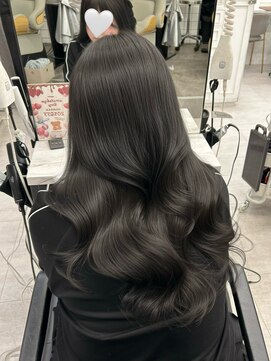 アマトウキョウスマートサロン(AMA TOKYO×Smart Salon) アッシュグレー  ダークグレー  透明感カラー