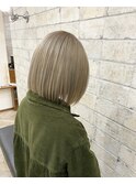 オリーブベージュ