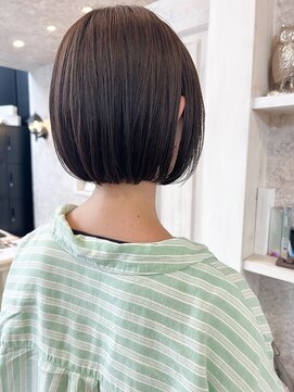 キャアリー(Caary) 福山市美容院Caary首元スッキリなミニボブワンレンボブ