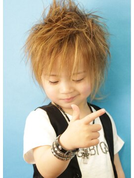 ムーブ&ラボール 襟足長めの、ショートスタイル！！