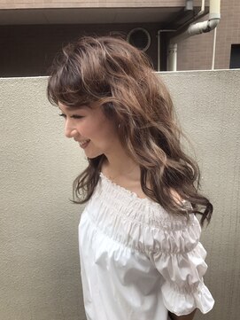 リヴィーダ(LIVIDA) くせ毛風コスメパーマ