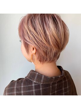 シュシュ(chouchou) ピンクベージュ/くすみカラー/小顔ショート/ハンサムショート