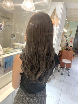 ネオリーブカフ 鶴ヶ峰店(Neolive caff) ハイライト × グレージュ