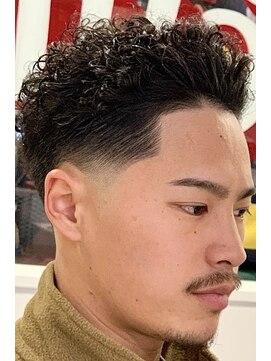 チルチェア 吉祥寺店(CHILL CHAIR) テーパーフェード×ハードパーマスタイル<吉祥寺><理容室>