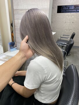 グランツ(Glanz) ホワイトシルバー　 大和八木　橿原　内膳町　新口　新賀町