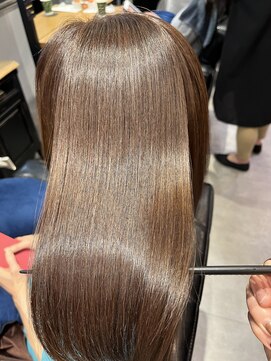 ライフ(LIFE) 髪質改善ヘアエステ/縮毛矯正/ストレート/イメチェン/フェミニン