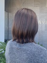 メゾン アヴァロ(Maison Avallo)&nbsp;ナチュラルハイライトデザインの伸ばしかけロブ